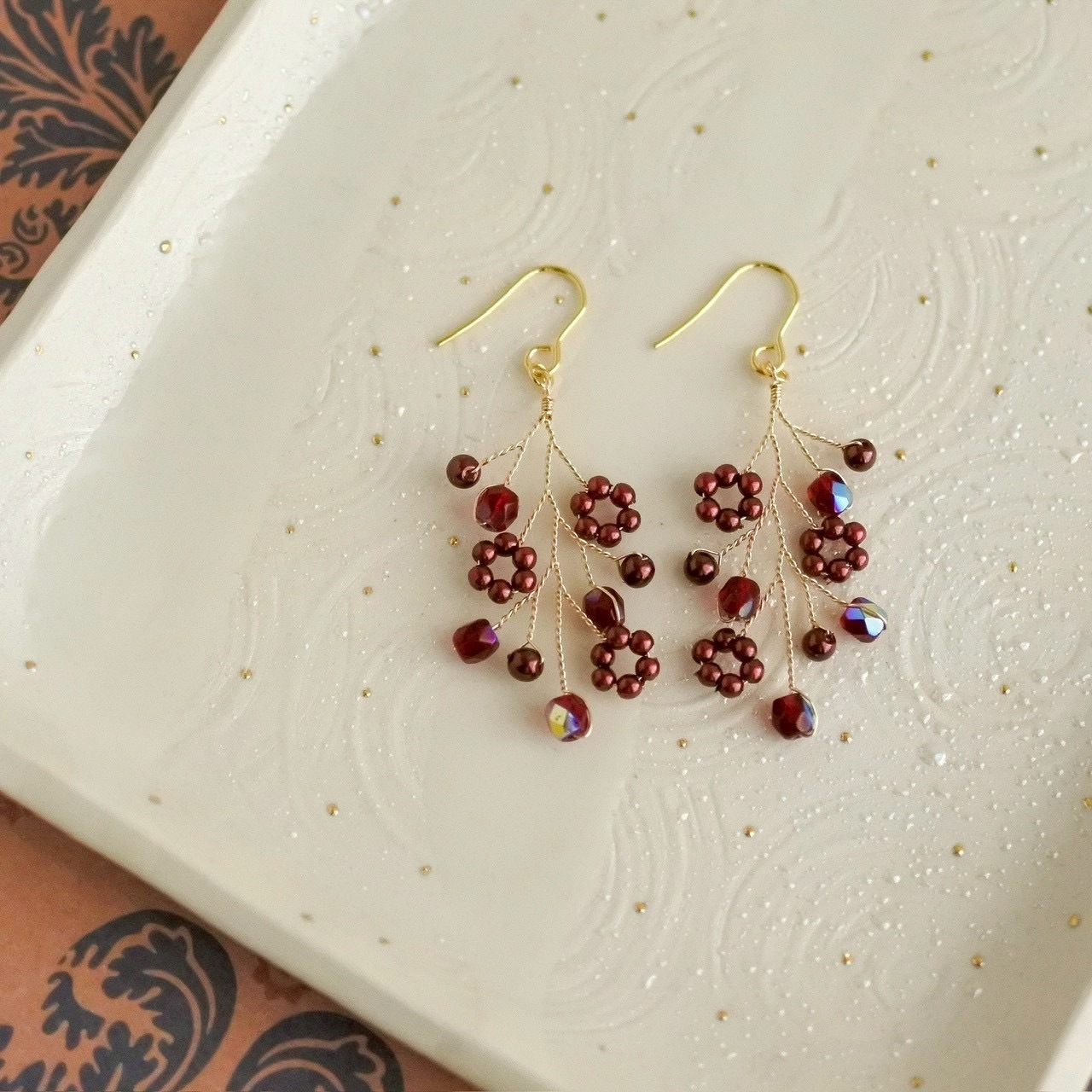 1,2月限定カラー「ざくろシリーズ」花あかり　小枝耳飾り　ワイヤーアクセサリー