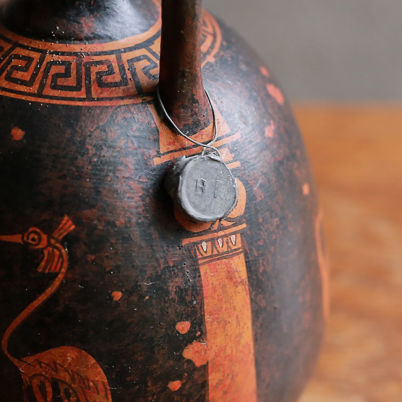 ギリシャからやってきた、個性的なフラワーベース 16