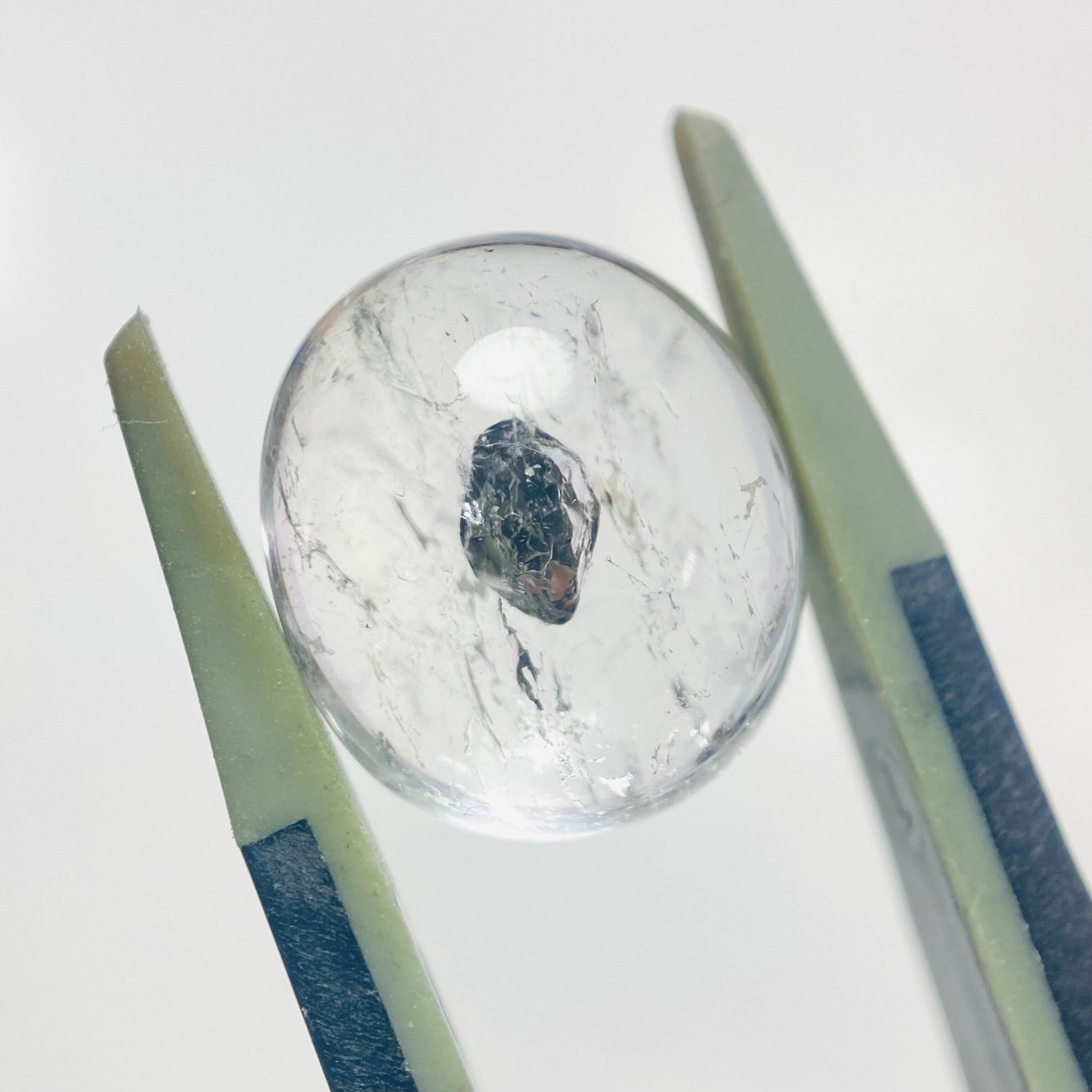 飛行石を閉じ込めたようなクオーツ パイライトインクオーツ