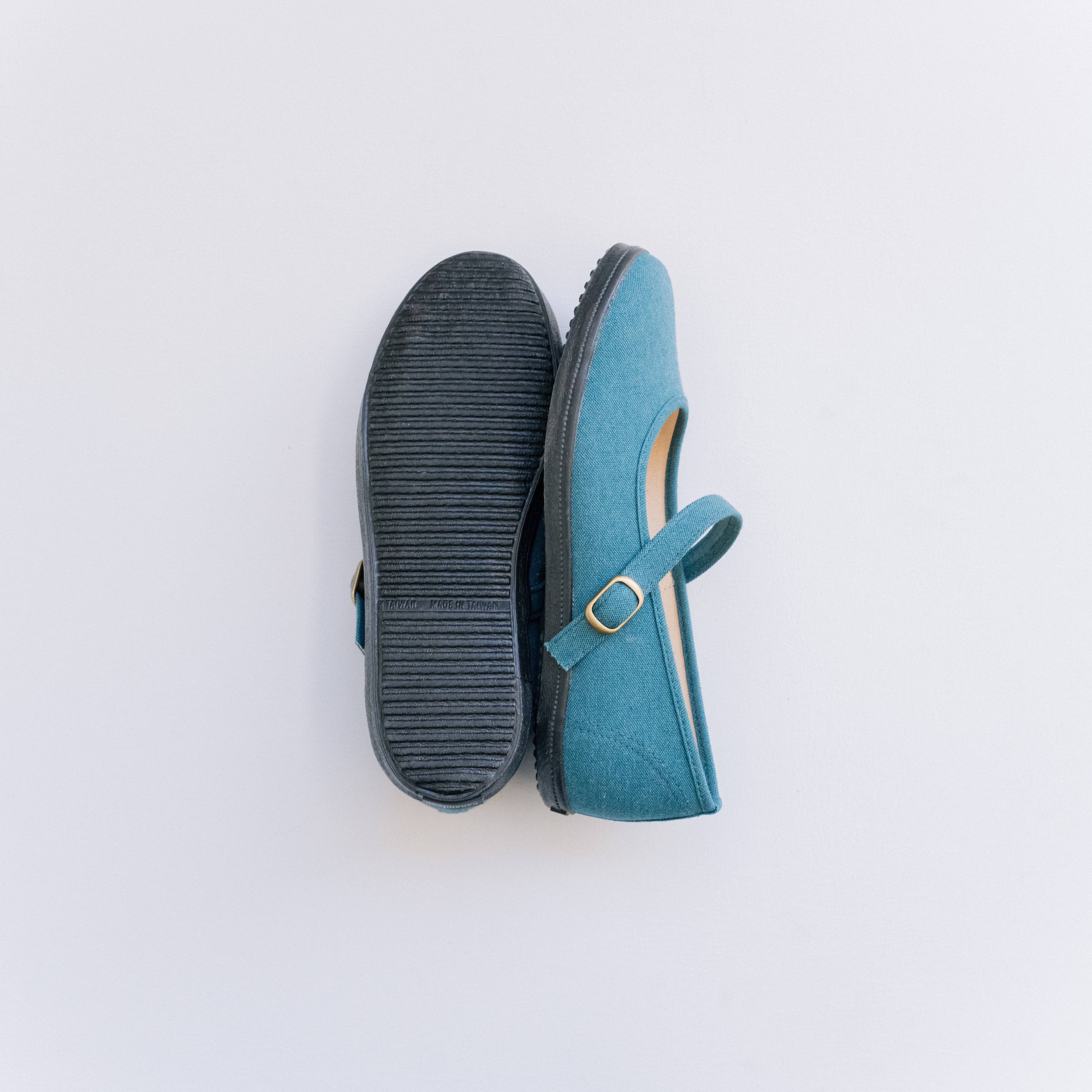 ストラップシューズ ターコイズグリーン | hanamikoji shoes - 花見