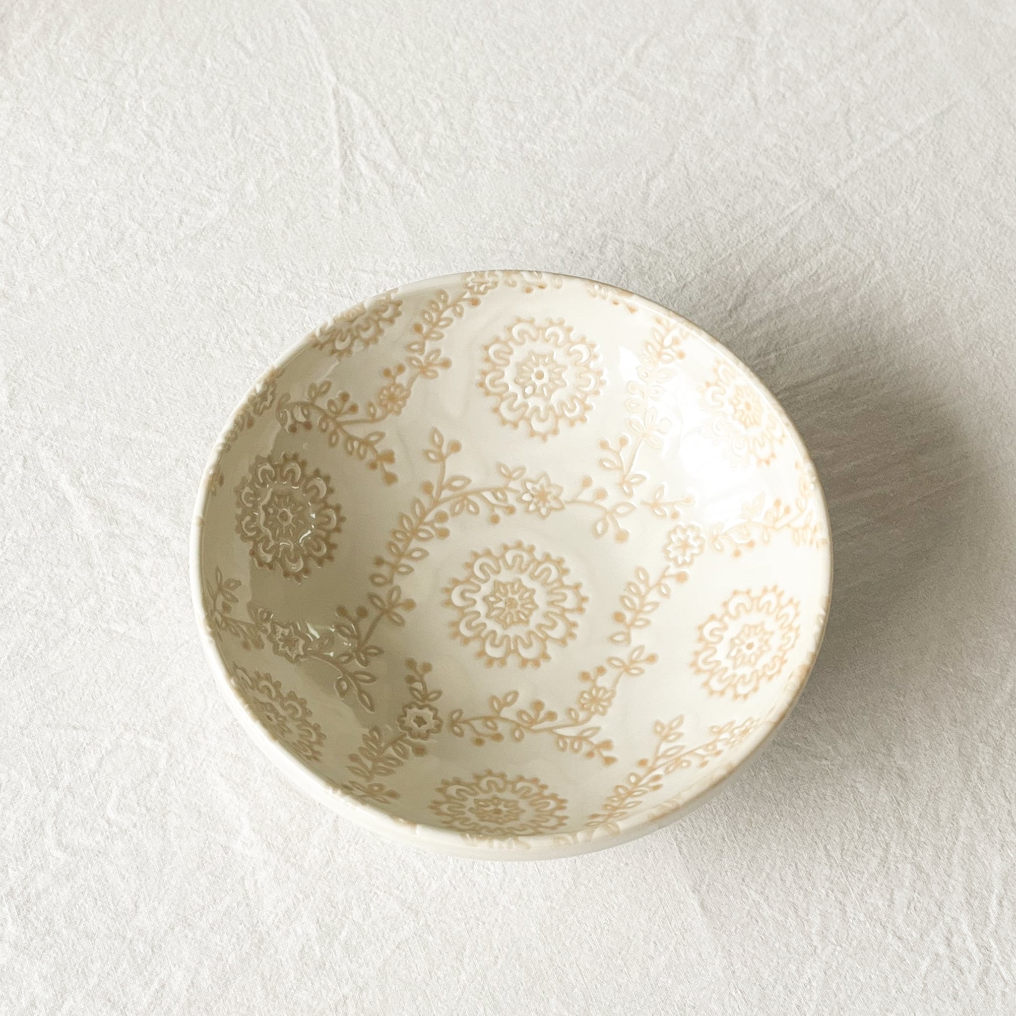 ロイヤルレース 中鉢【15.5cm】 | Kamani | 多治見で営む 美濃焼器の