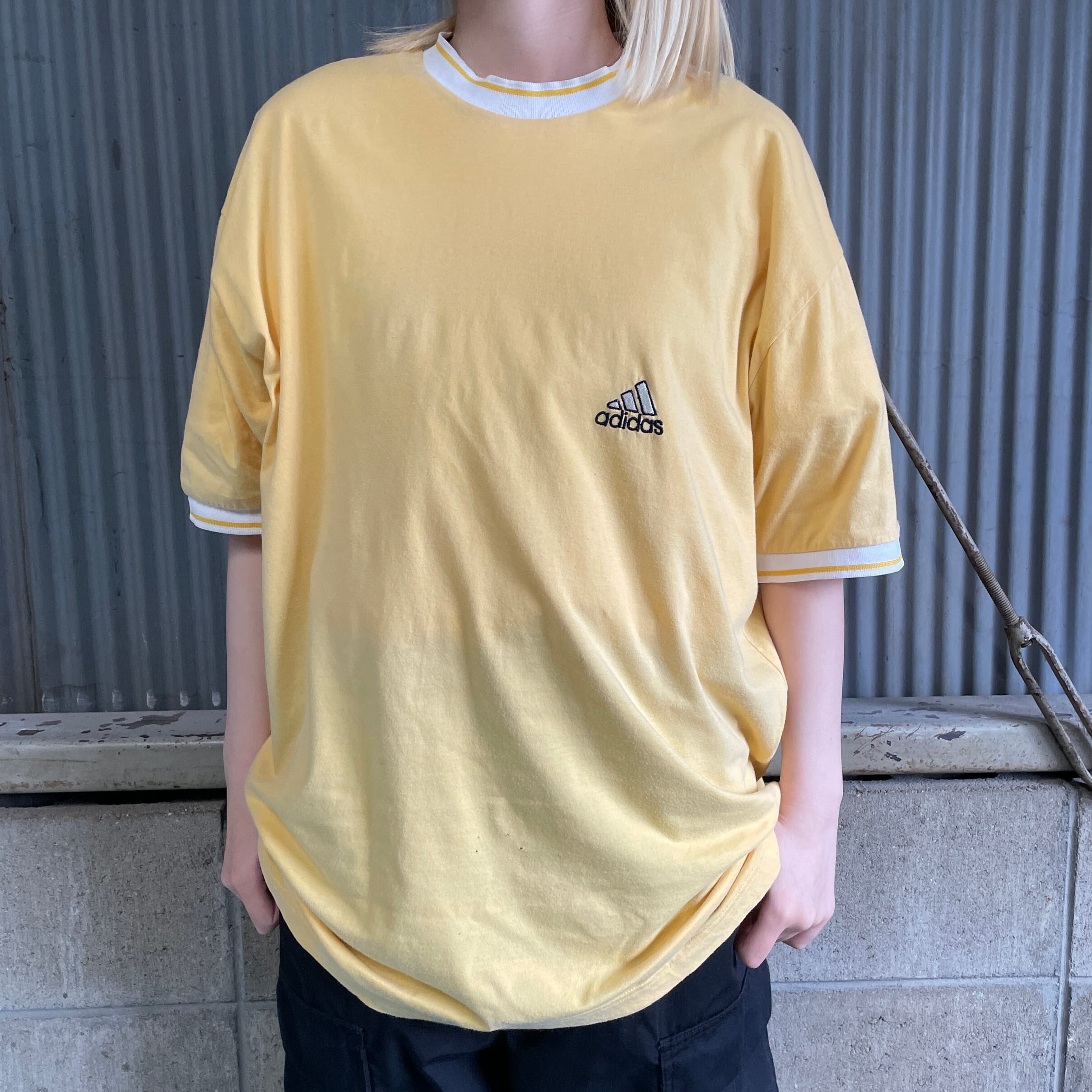 【90sオールド】アディダス　刺繍ロゴ　サイドライン ビンテージTシャツ