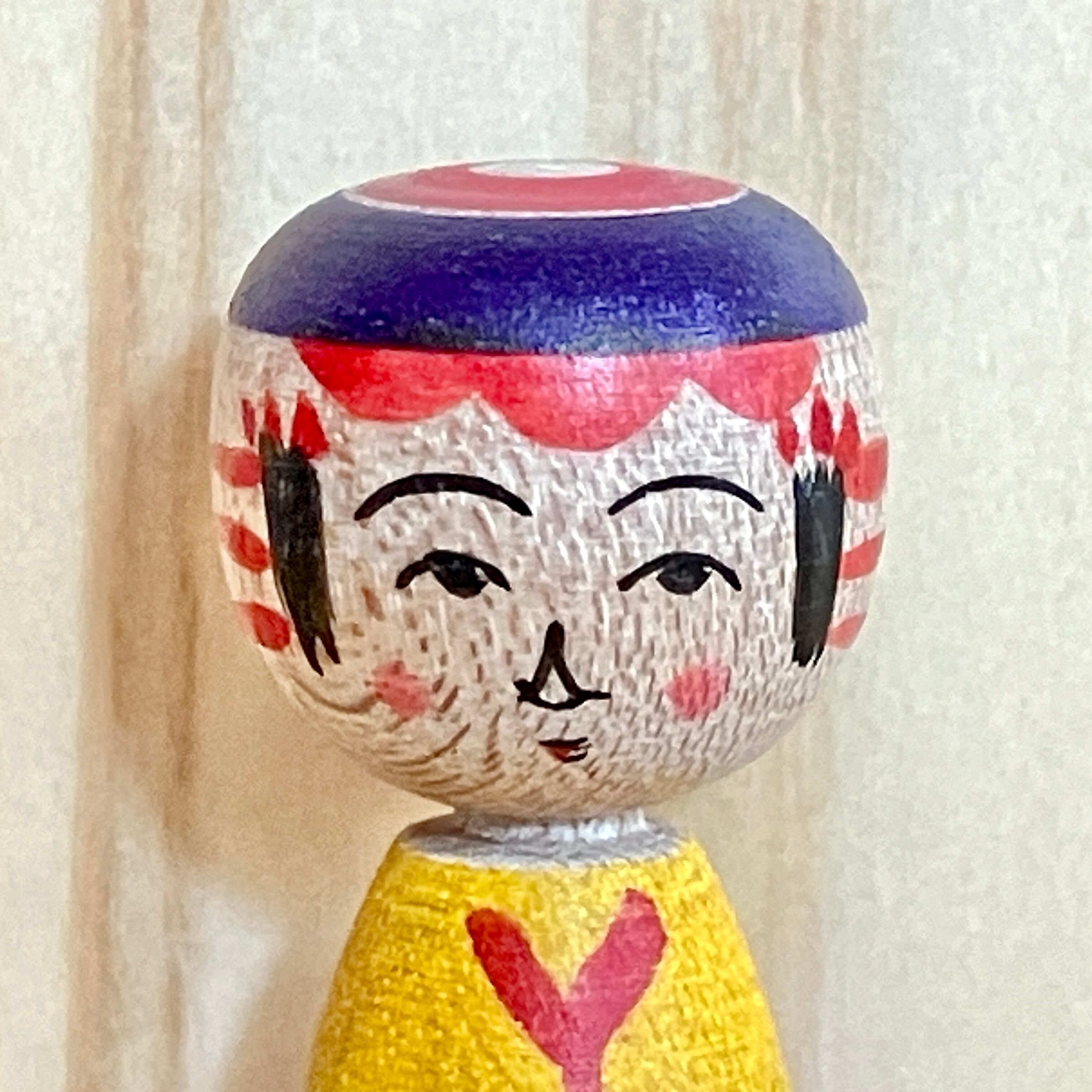 佐藤誠孝工人　雛祭り　こけし　セット 佐藤誠孝工人：弥治郎系】 極小寸 こけし 黄赤紫：1.5寸 4.5cm