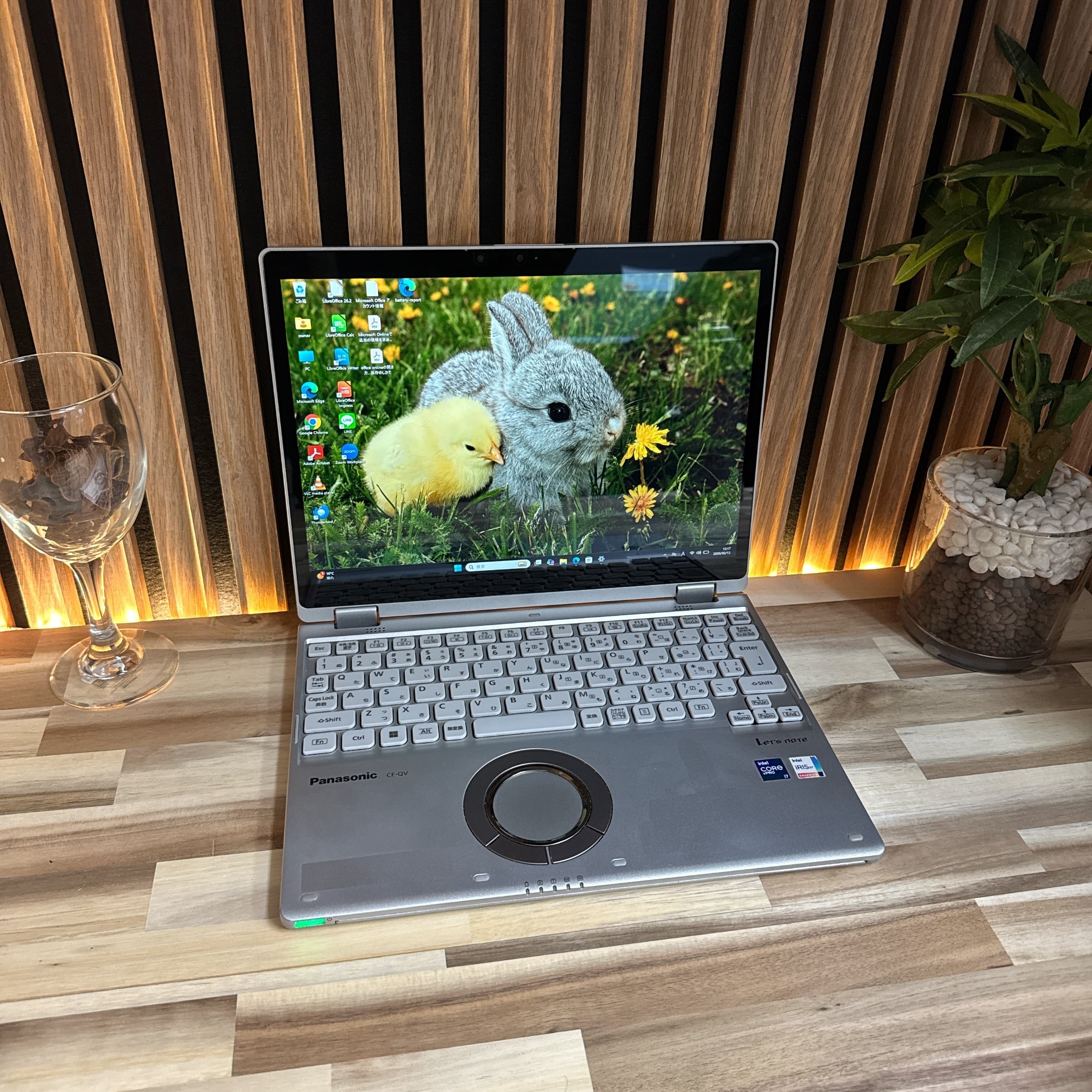 LTEモデル』Let's note QV1 最高峰i7第11世代 SSD512GB メモリ16GB