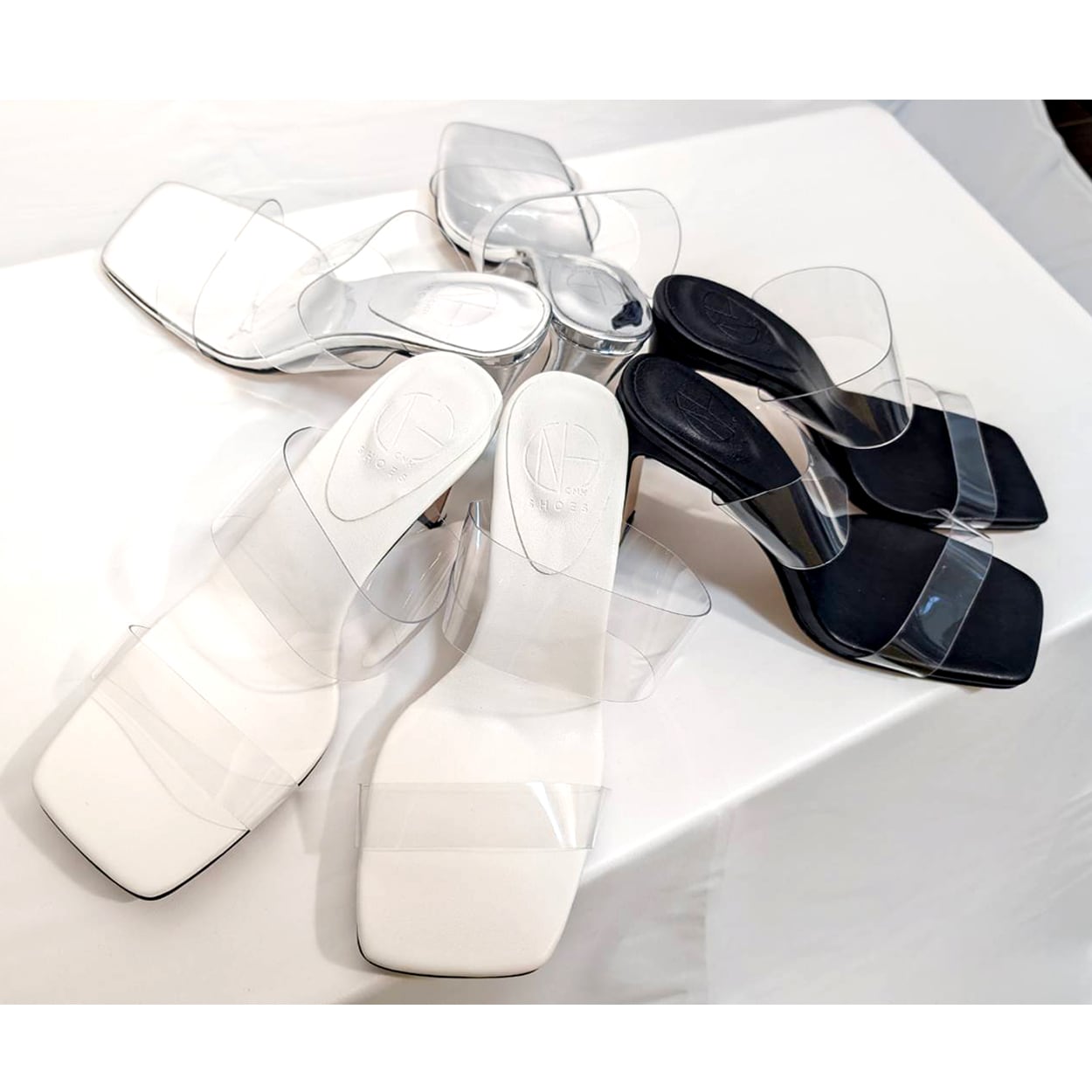 大人気 クリアサンダル