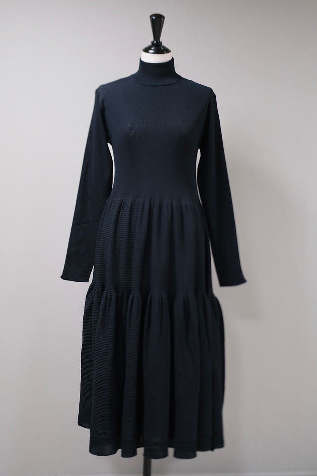 【CFCL】CASCADES MOCKNECK LONG SLEEVE DRESS -black-