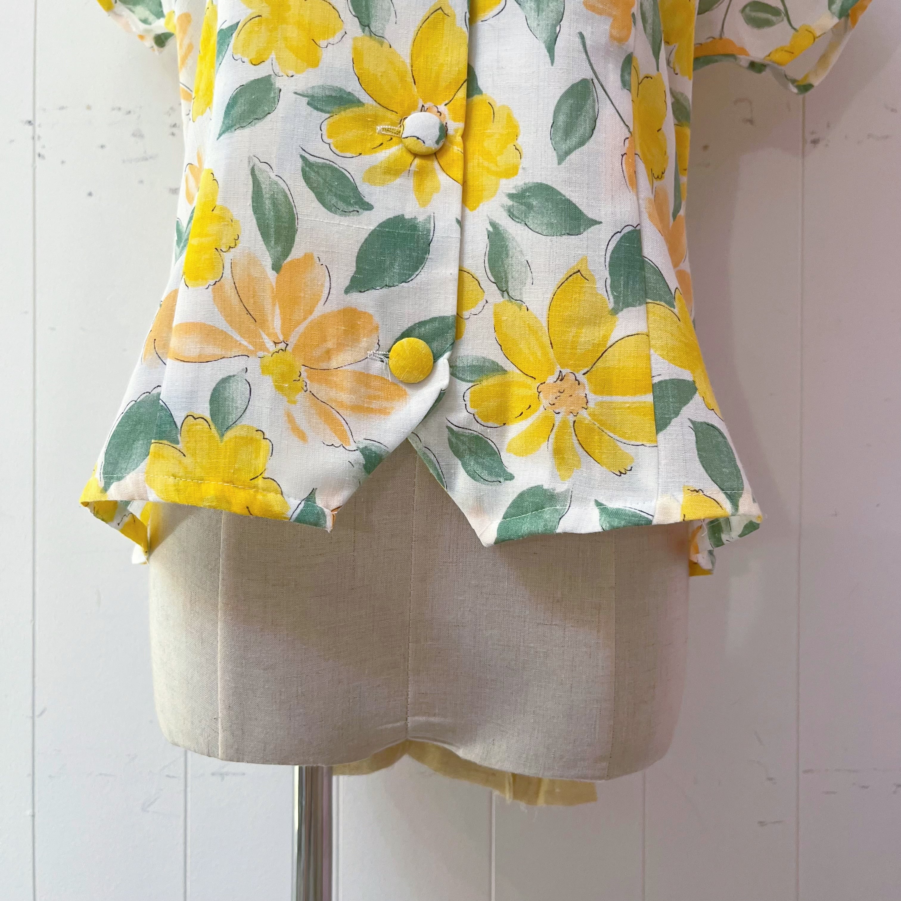 lemon yellow flower white collar blouse