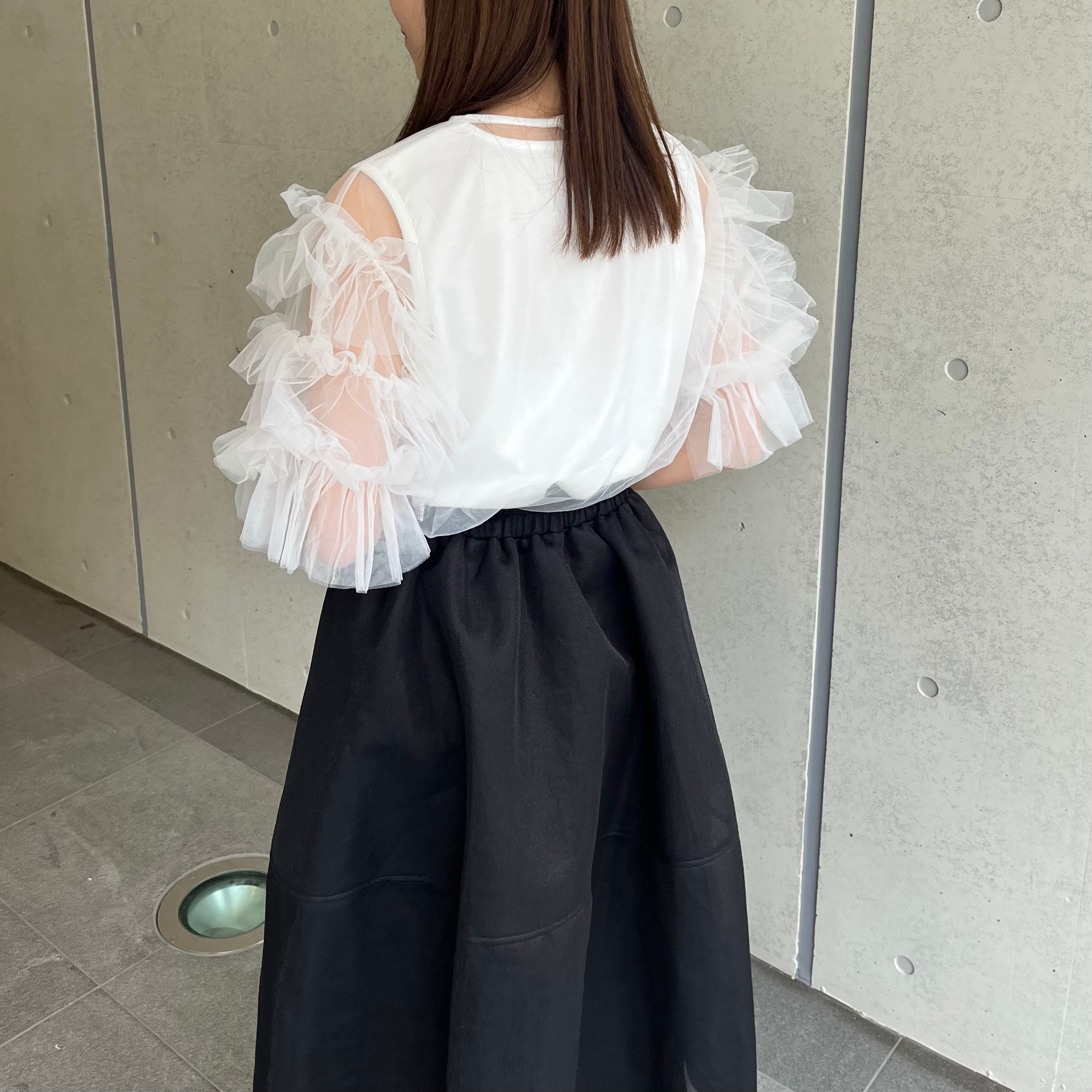 【Kuromi★！２点新品】裾ボリュームチュールフリルトップス アイボリー ボリュームチュールフリルトップス［50009］ | conforobe