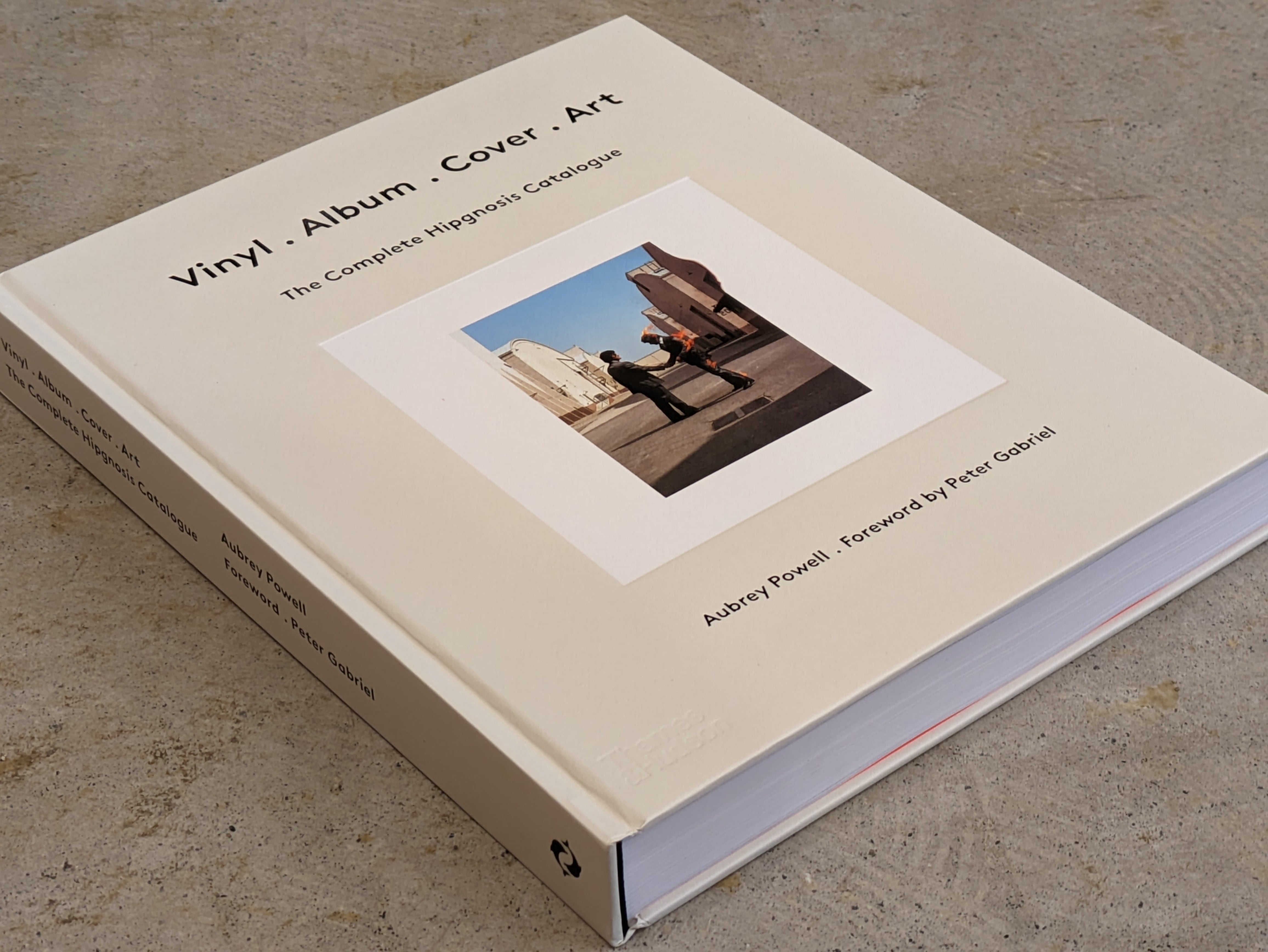 Vinyl . Album . Cover . Art The Complete Hipgnosis Catalogue / ヒプノシス | Photobooks on the Road | 雑貨屋みたいな洋書屋さん Vinyl . Album . Cover . Art The Complete Hipgnosis Catalogue / ヒプノシス | Photobooks on the Road | 雑貨屋みたいな洋書屋さん