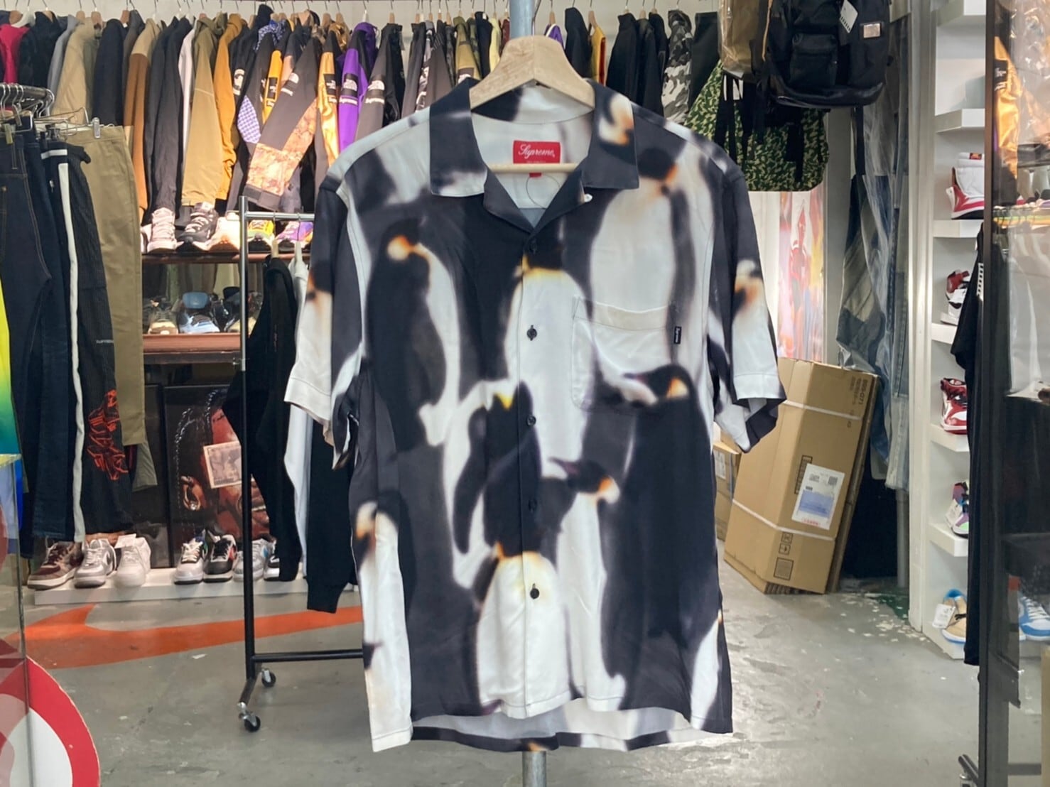 Supreme PENGUINS RAYON SS SHIRT SMALL BLACK 085403 | BRAND BUYERS ...