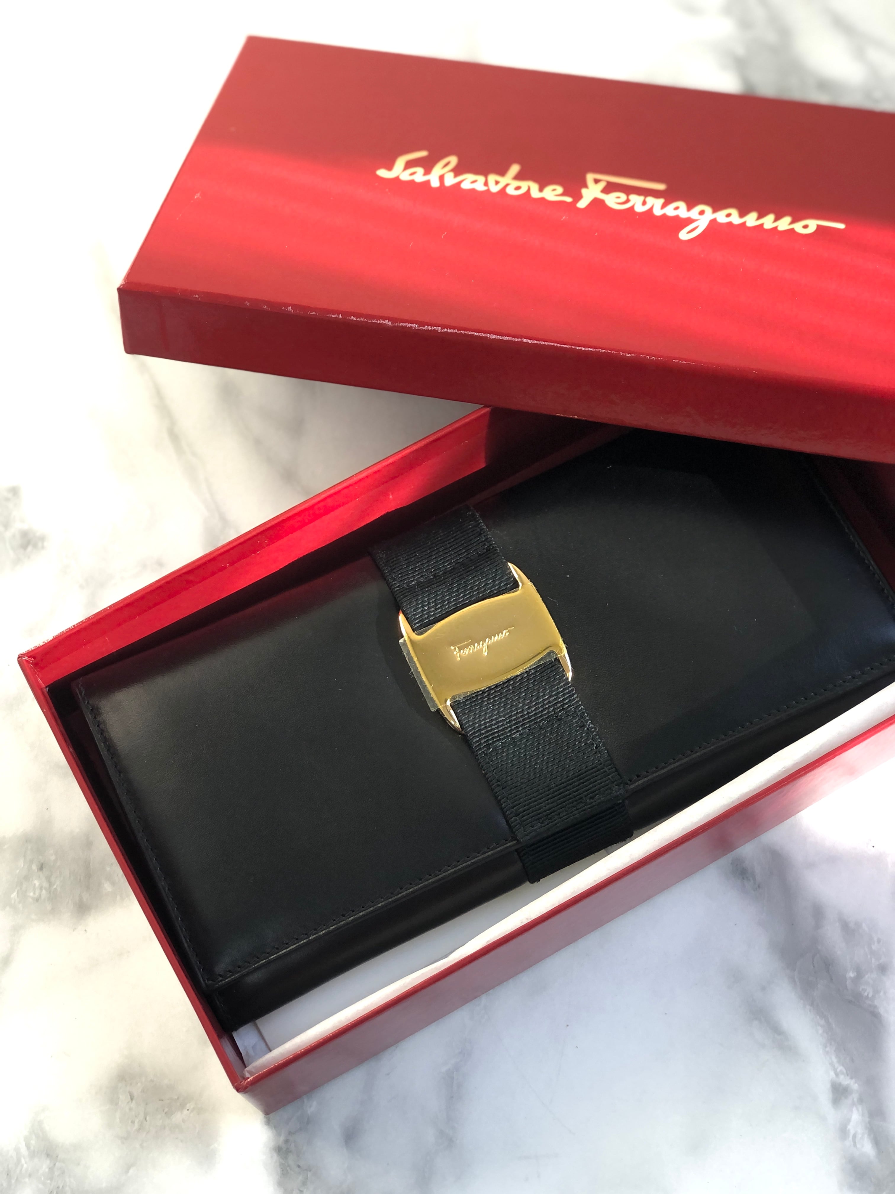 Salvatore Ferragamo サルヴァトーレ フェラガモ ヴァラ 財布 ブラック