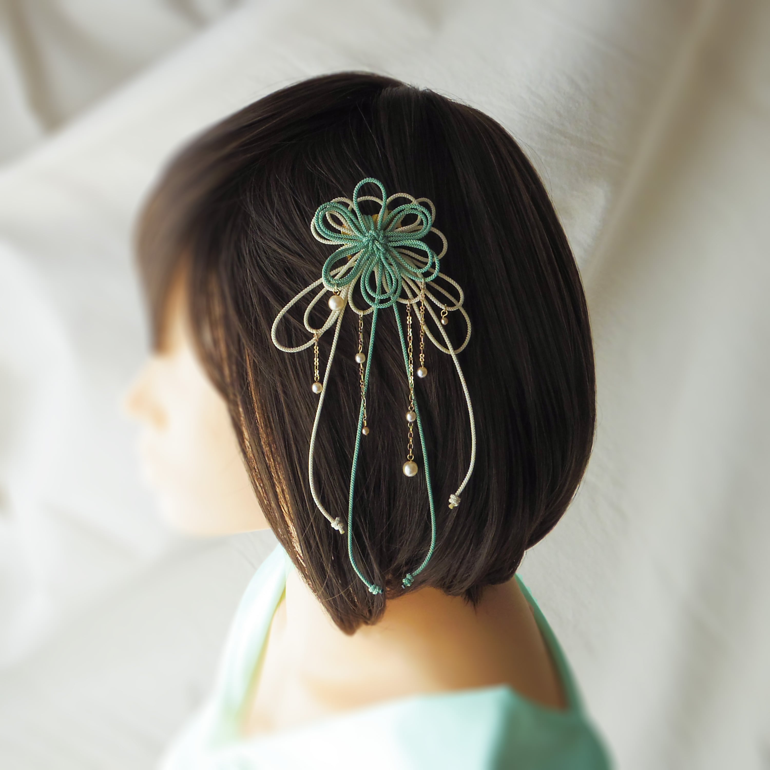 飾り結びヘアコーム(小)「瑞、其レハ」(淡緑×アイボリー)【軽量で簡単和装ヘア】浴衣・着物・七五三や成人式に。