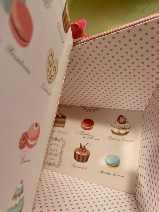 カルトナージュのバスケット　ロゼット付 (210814)