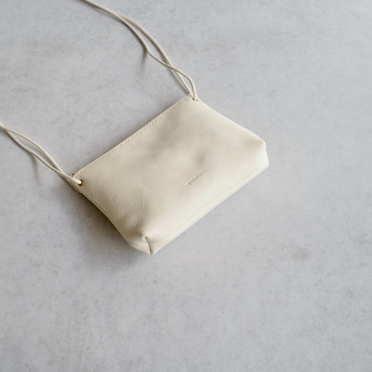 KN POCHETTE 18-01 WHITE