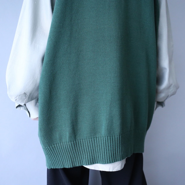 "KING SIZE" deep green over silhouette cotton knit vest