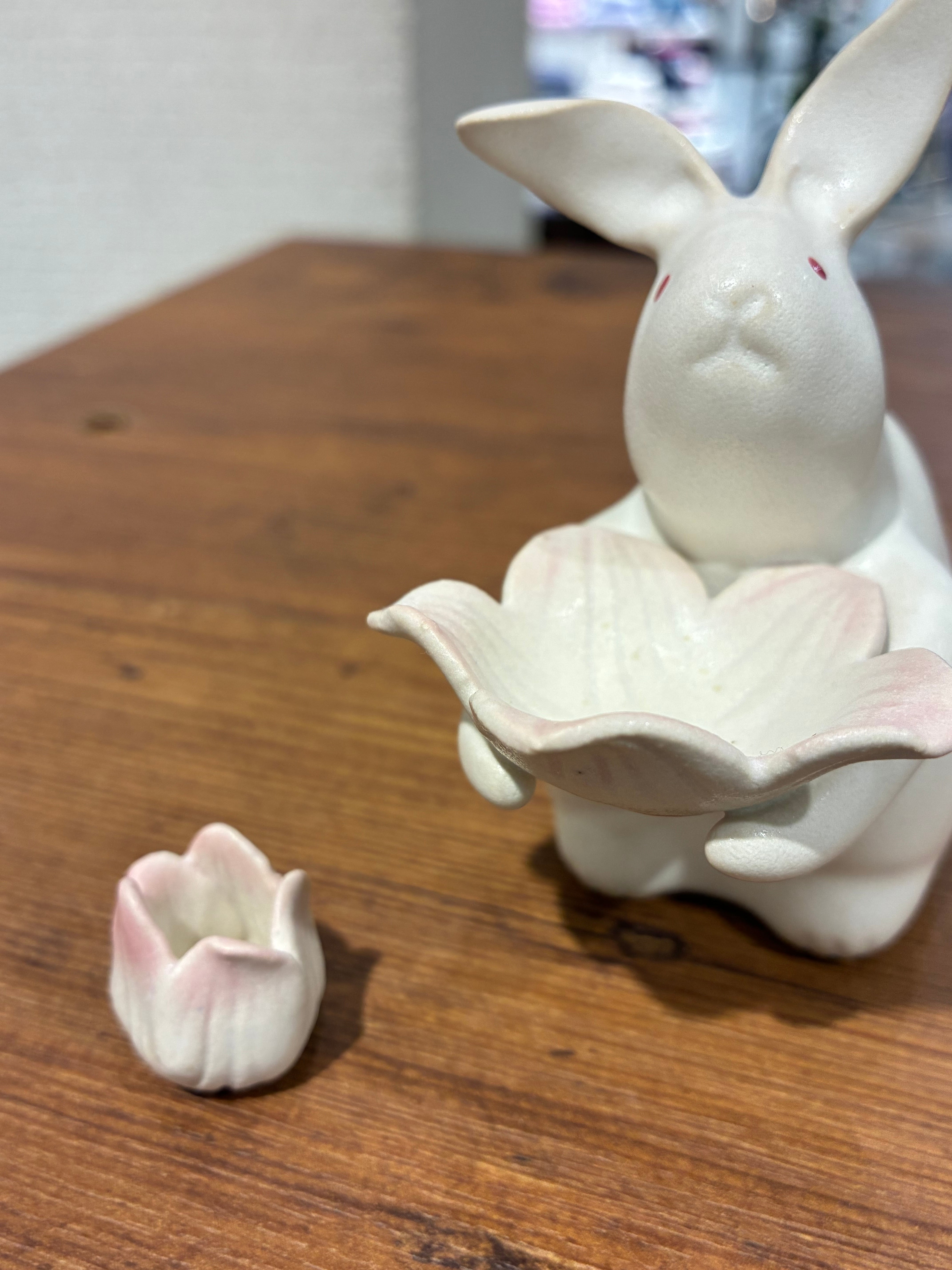 26夏】うさぎ(高さ7.5cm)蓮花 | TSUNE;田中恒子の器 オンラインストア