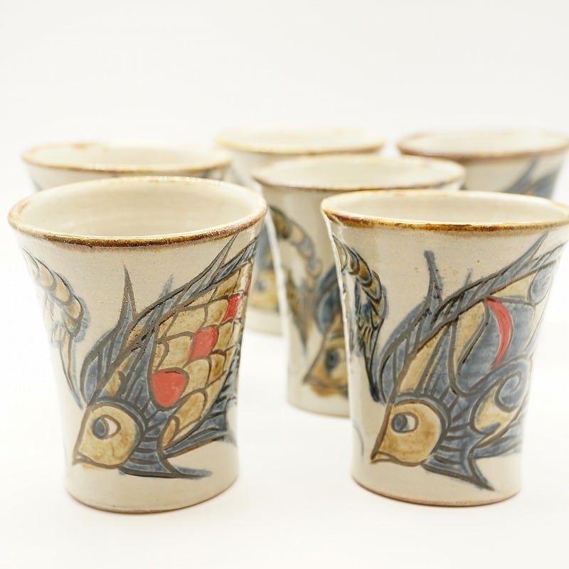 線彫り魚紋の壺 【金城陶器秀陶房】 | 沖縄の工芸品うぃーりきさん