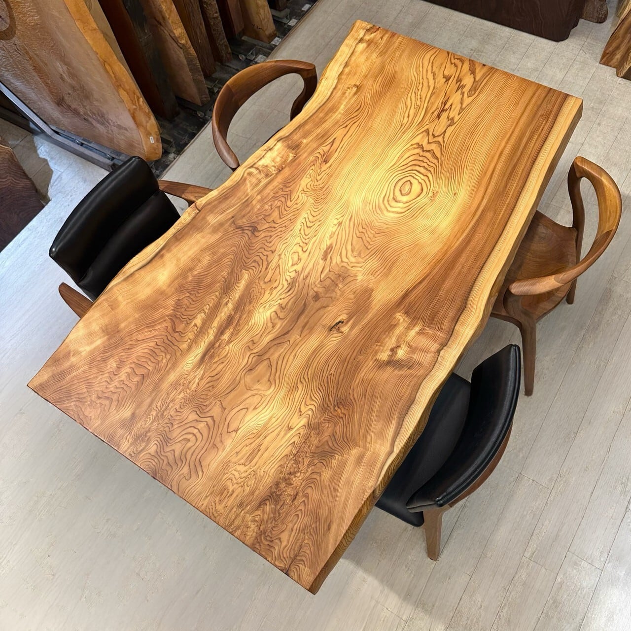 杉（スギ） ダイニングテーブル | 千年家具 - 一枚板 テーブル専門店