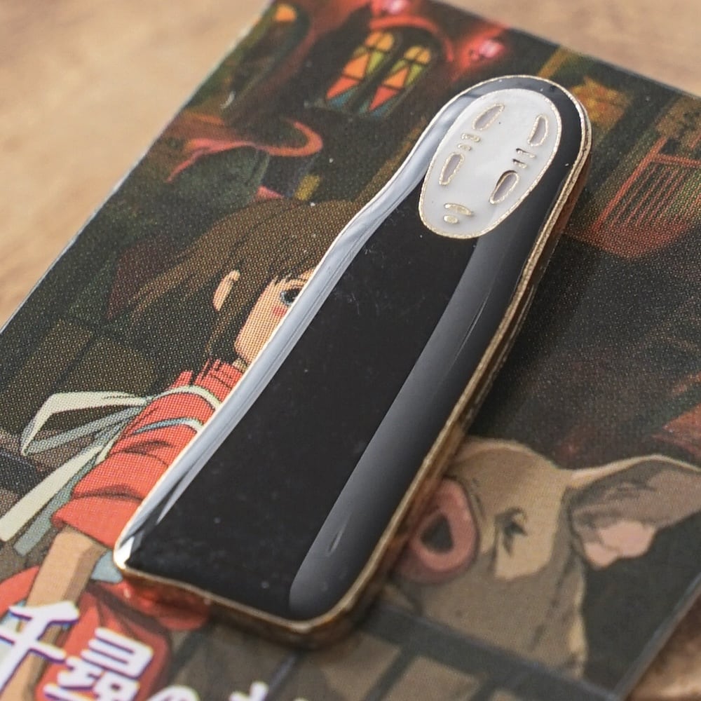 千と千尋の神隠し　ピンズ　ピンバッジ　バッチ　レア　当時　坊　まとめて 千と千尋の神隠し ピンバッジ 2個セット - メルカリ