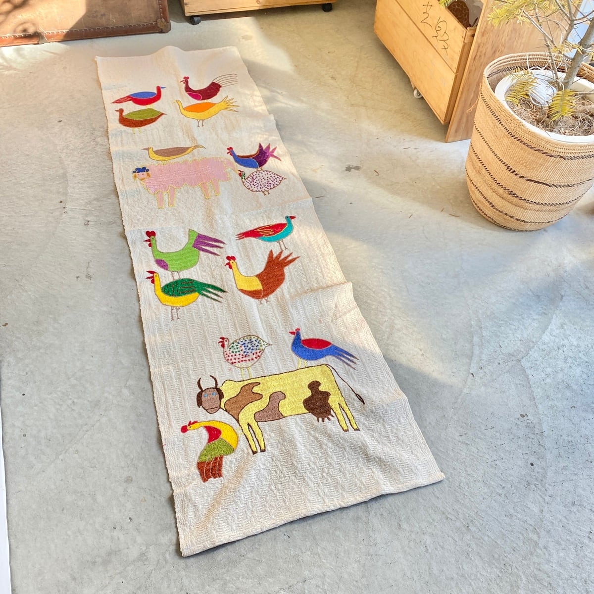 刺繍マルチカバー ロング小 鳥と羊と牛モチーフ | Coloridas コロリーダス