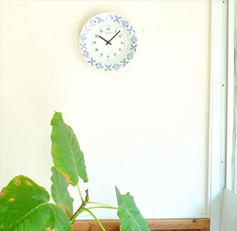 旧東ドイツ製 WEIMAR 陶器フレーム 壁時計 玉ねぎの絵付け 電池式