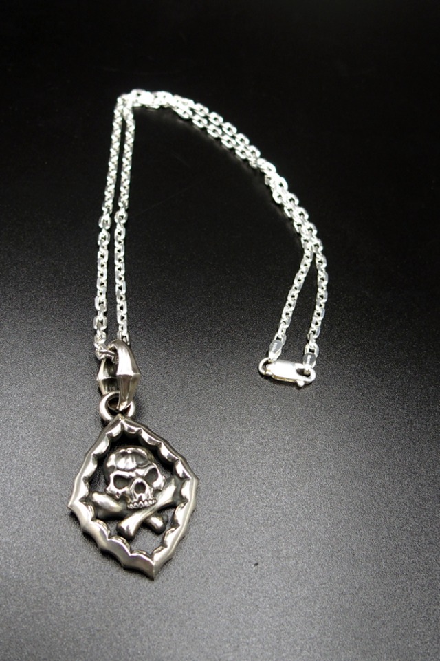 Item No.0386： Diamond-R Pendant