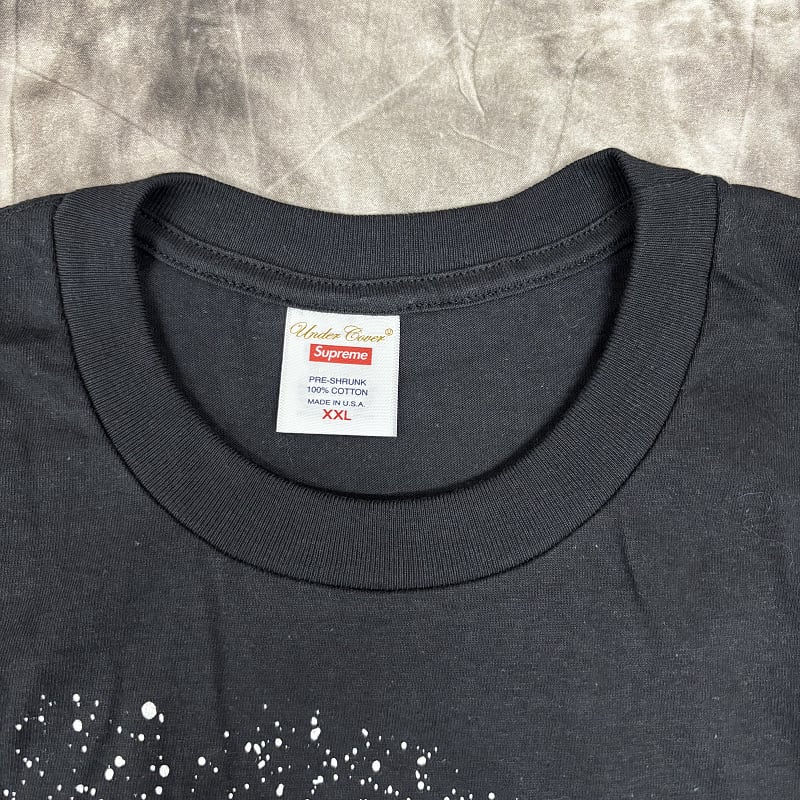 Supreme×UNDERCOVER/シュプリーム×アンダーカバー【23SS】TAG TEE/タグ 