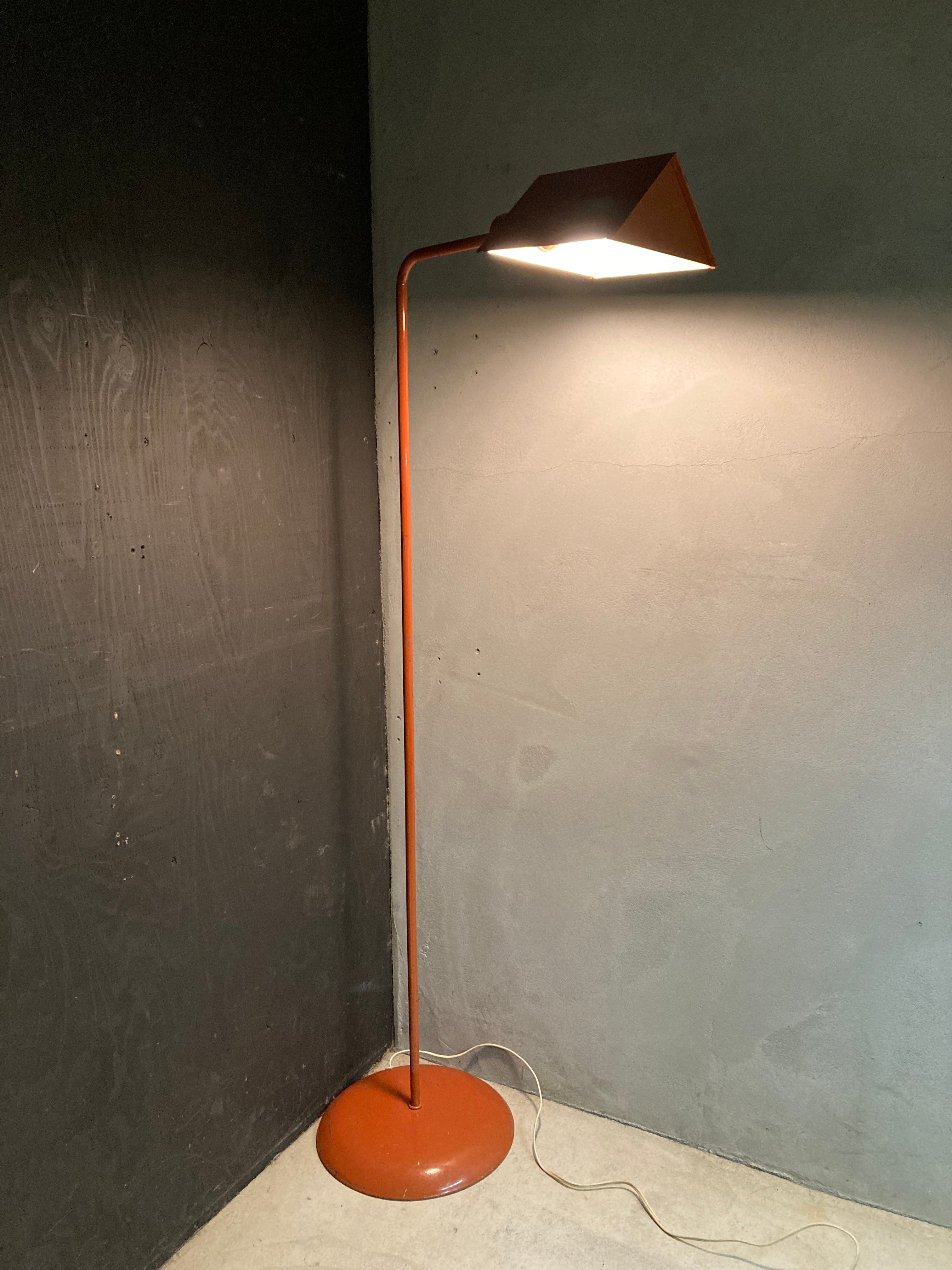 70s VINTAGE FLOOR LAMP  (beady antiques)