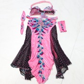 【ベリーダンス用 オリエンタル衣装】ピンク×水色 スパンコールラメ ビーズ シルバー レース 可愛い 女性らしい 豪華 黒 水玉 ブラトップ スカート アクセサリーセット
