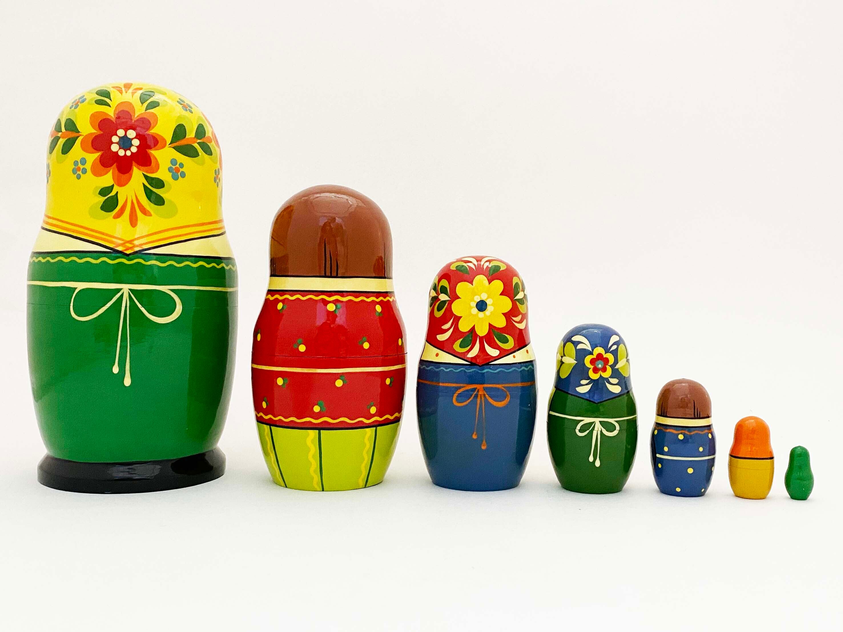 セルギエフ産マトリョーシカ / 家族7個組