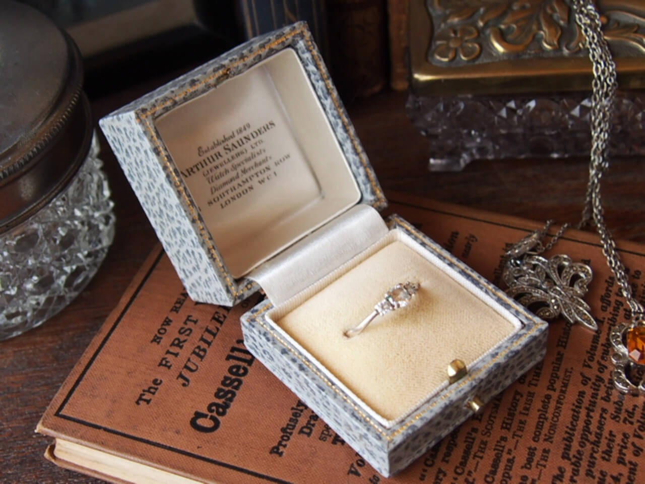 イギリスアンティーク　リングボックス