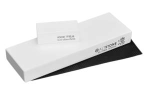 【ALTSTONE 凛 #8000 不吸水 コンパクトサイズ 名倉・滑止マット付き】 硬口で緻密に研ぐ  包丁研ぎ 超仕上げ砥石 8000番 セラミック砥石 名倉砥石 滑り止めマット付き 日本製、◇送料：全国一律無料