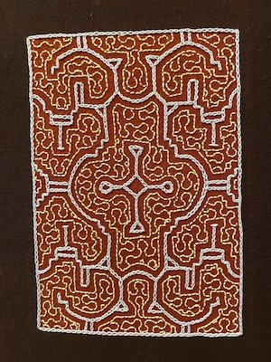 木枠7 小型刺繍A4大水色　シピボ族の泥染め手刺繍