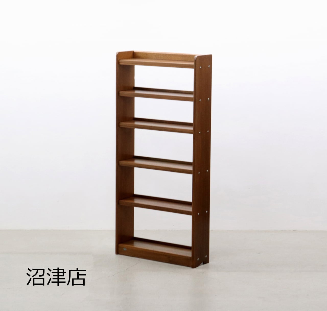 沼津店】 レトロ ラワン 無垢材 本棚 シェルフ 飾り棚 食器棚  