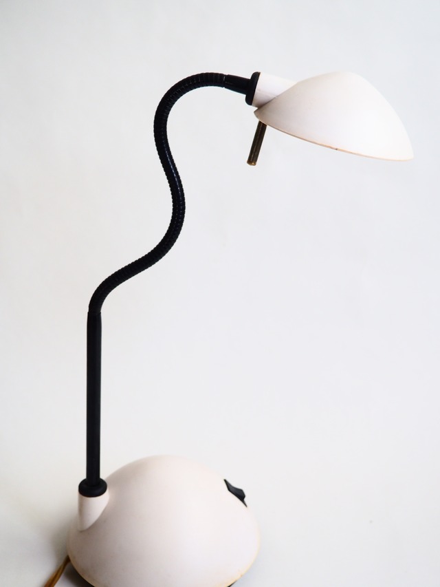2005 White adjustable desk lamp