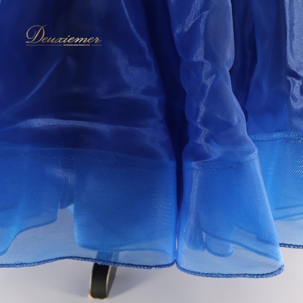 社交ダンス 衣装 スタンダードドレス スタンダード ドレス ワンピース デモ 競技 高級感 上品 ベロア フロート ブルー系 スカート 膨らむ おしゃれドレス フェミニン 優雅 競技用 ダンス衣装 豪華 デザイン パーティー用 ラグジュアリー レディース