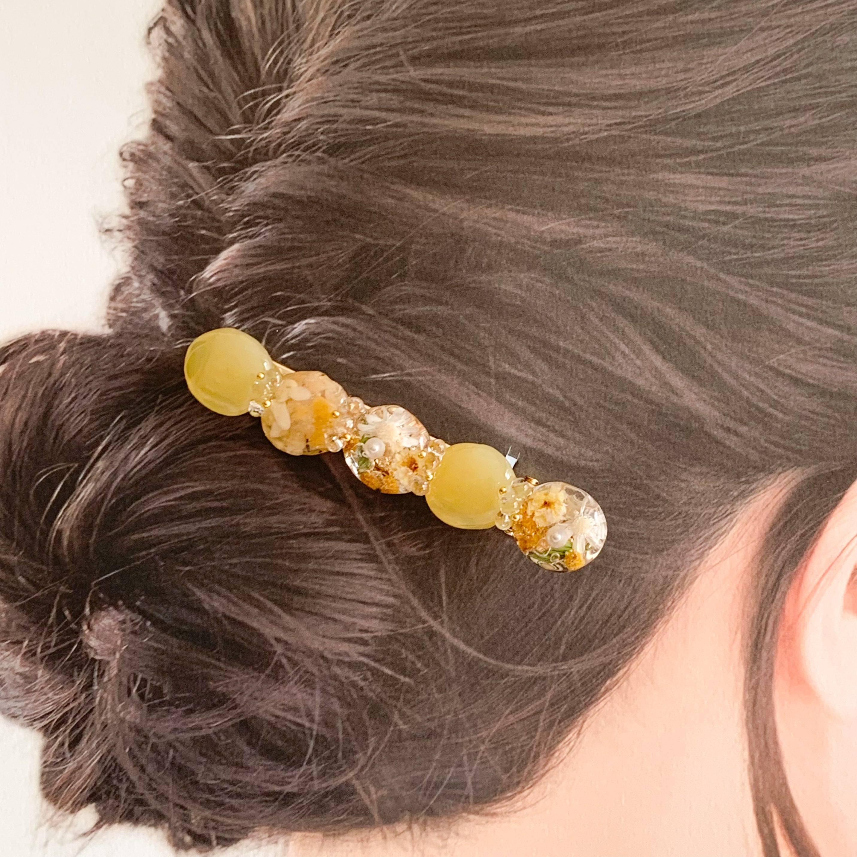 透明レジンとドライフラワーと天然石のヘアクリップ | Ricca～六花～