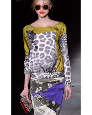 DRIES VAN NOTEN　SILK LEOPARD PRINT BLOUSE