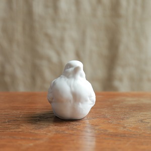 コロンとなめらかな、陶器の鳥 1