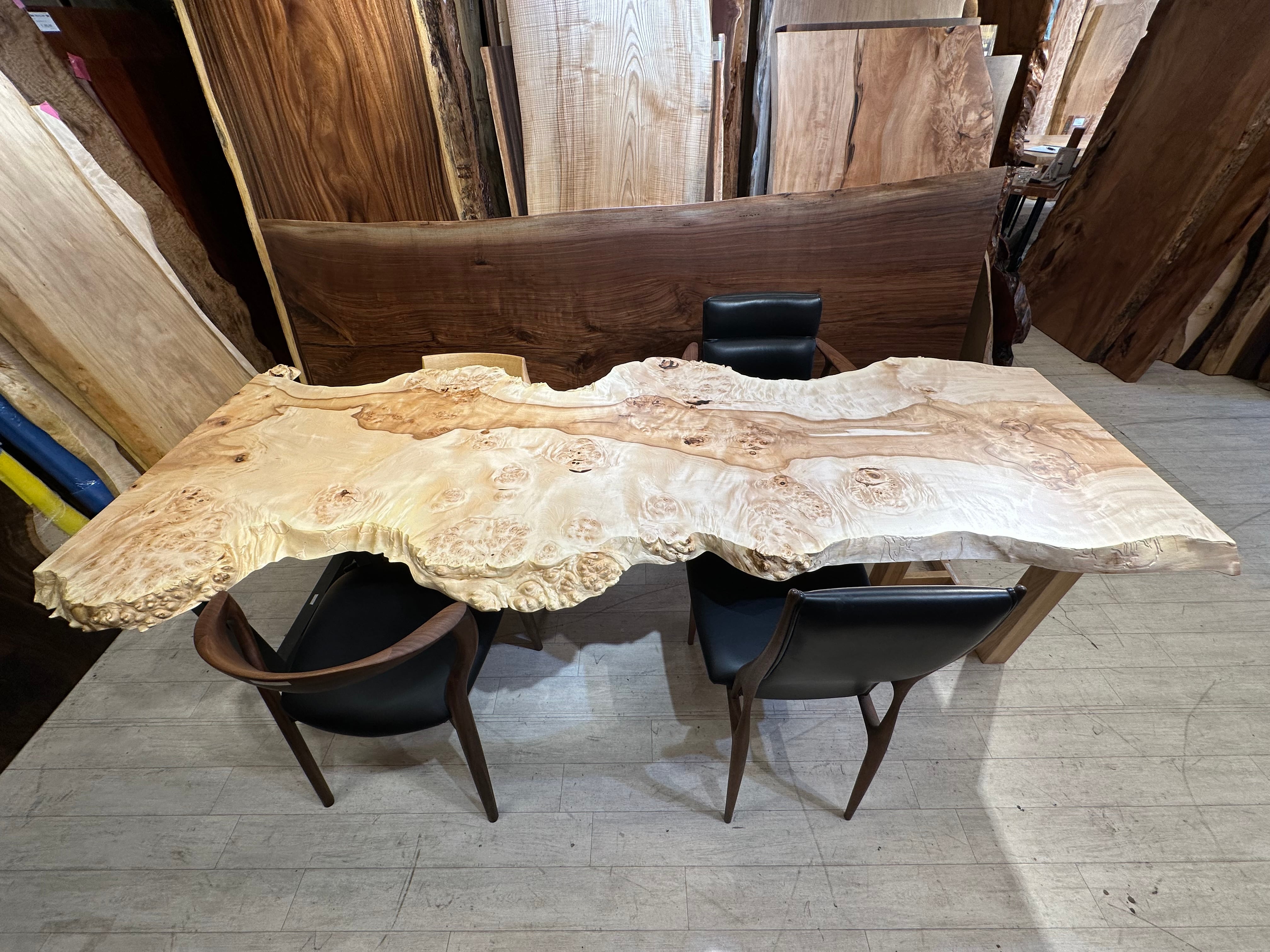 栃瘤（トチコブ）_2400×700-900×50_浅草本店_テーブル天板/一枚板