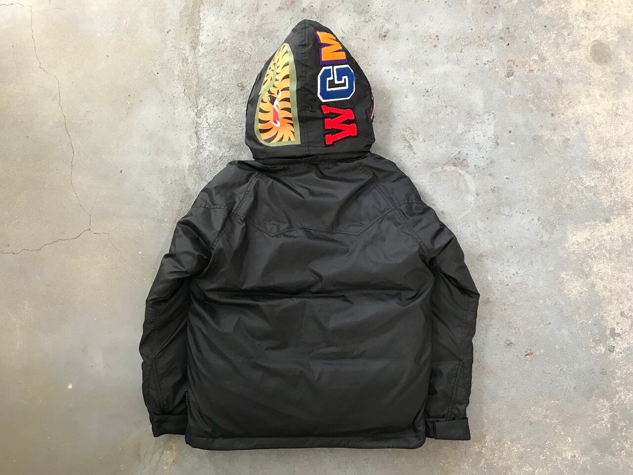 A BATHING APE シャーク×タイガーダウン L 【公式通販】