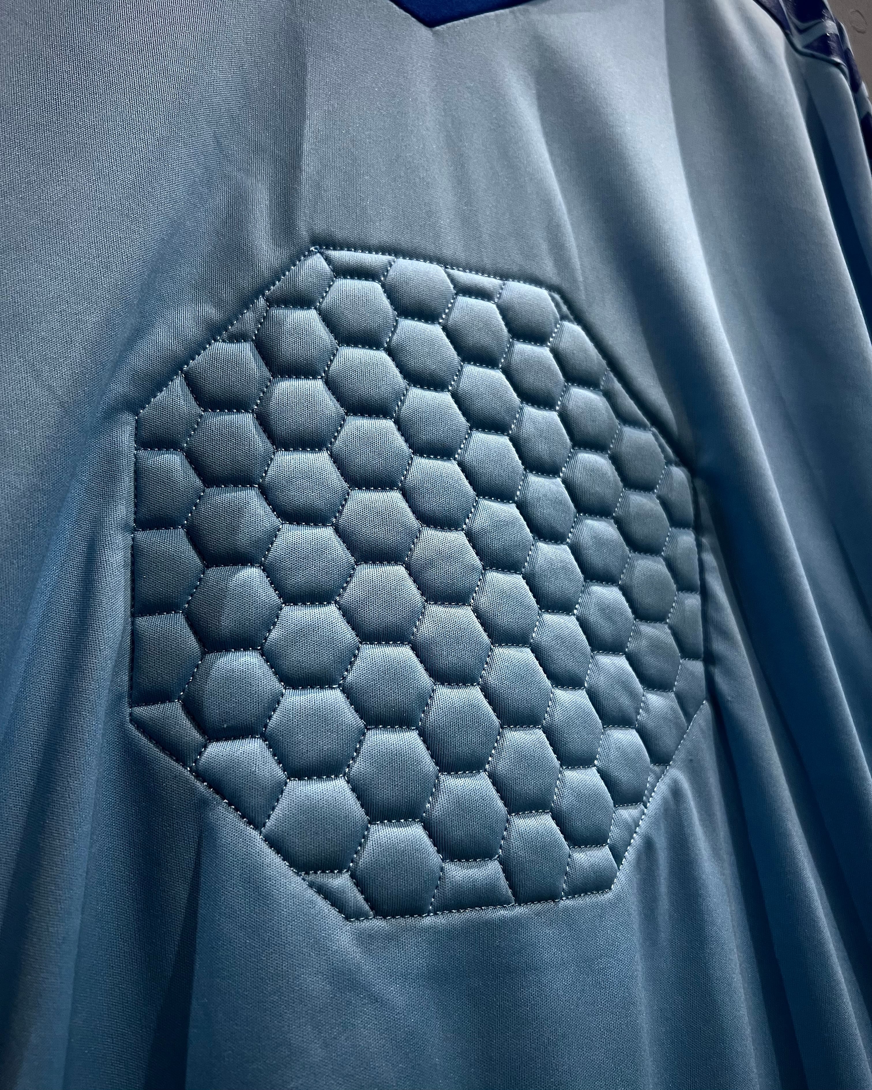 X VINTAGE】Geometric Switching Vintage Goalkeeper Shirt | Caka