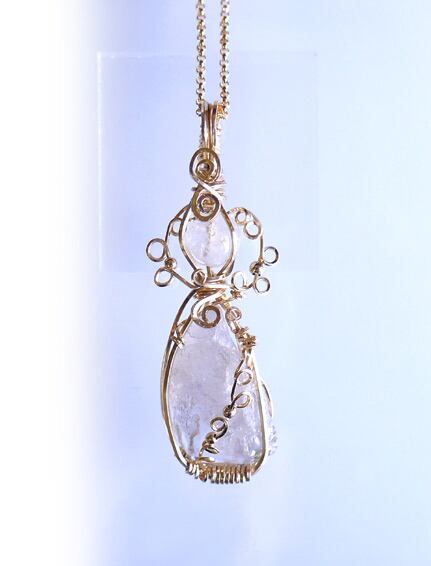 高波動フェナカイトピアスジュエリータイプ◇ロシアマルシェボ産証明書