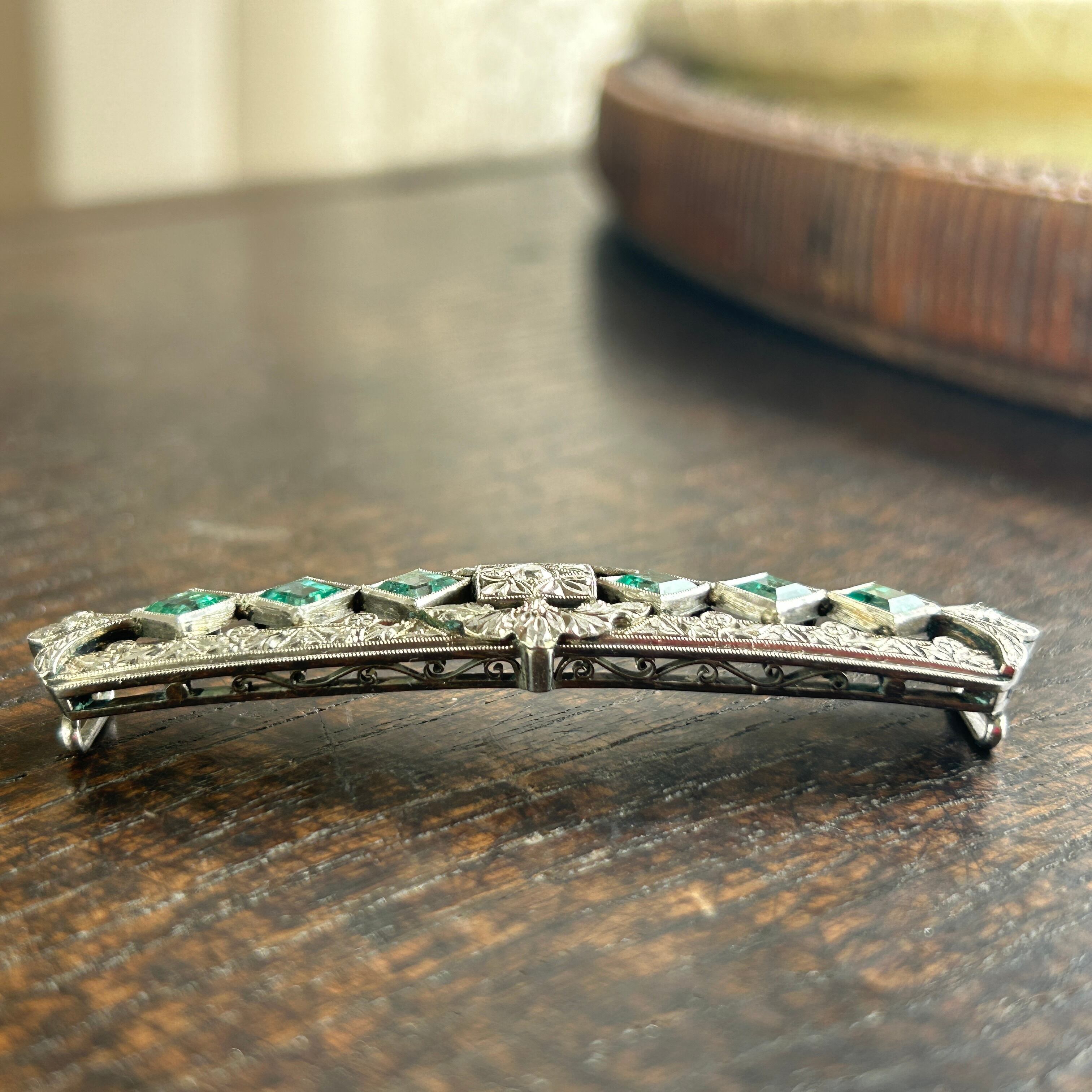 アンティーク　SPNに天然エメラルド.ダイヤの帯留め