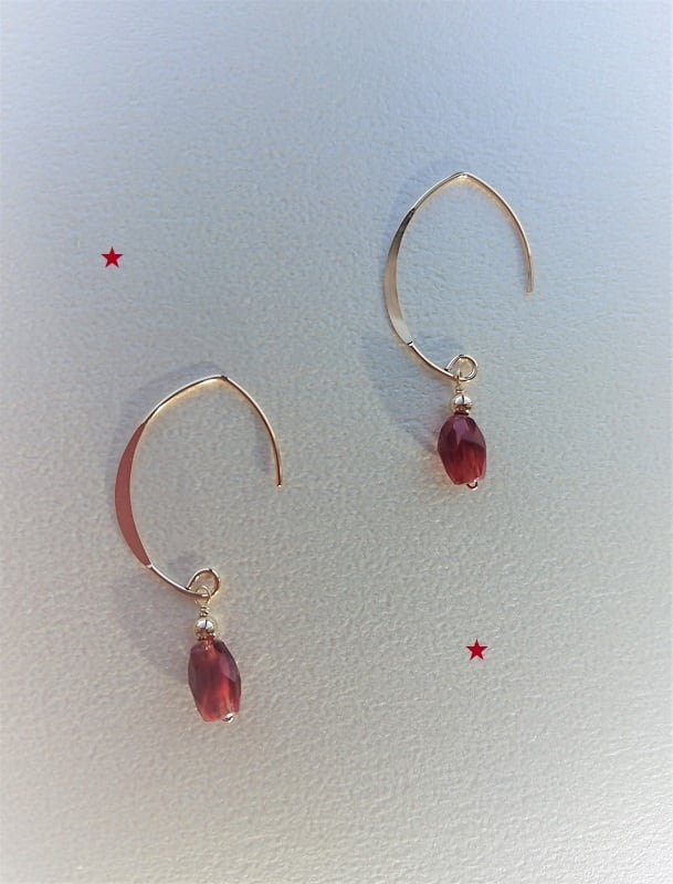 希少 ハンドメイド ピアス レッドアンデシン(チベット産) 再販アンデシン ピアス⁄14kgf | iichi 日々の暮らしを心地よくする