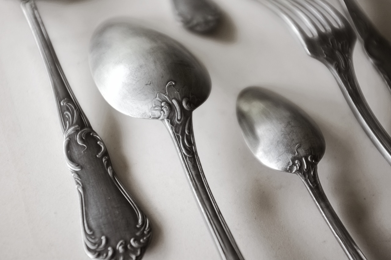 残２ フランス 19世紀 エタン製 アカンサスとロカイユとロココ的カトラリーセット アンティーク