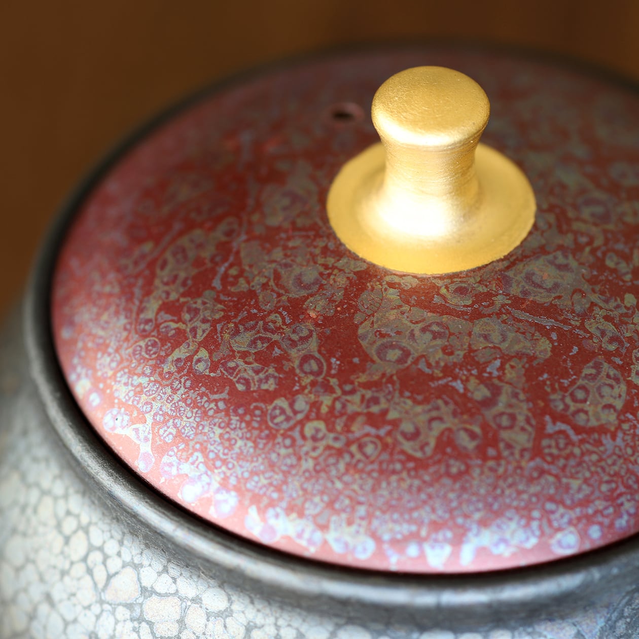 常滑焼　昭龍作　天目釉　福型小花文　急須　茶注　共箱　V　R9218 昭龍天目（紅金） 急須 常滑焼の名工・梅原昭二（常滑焼）極上急須