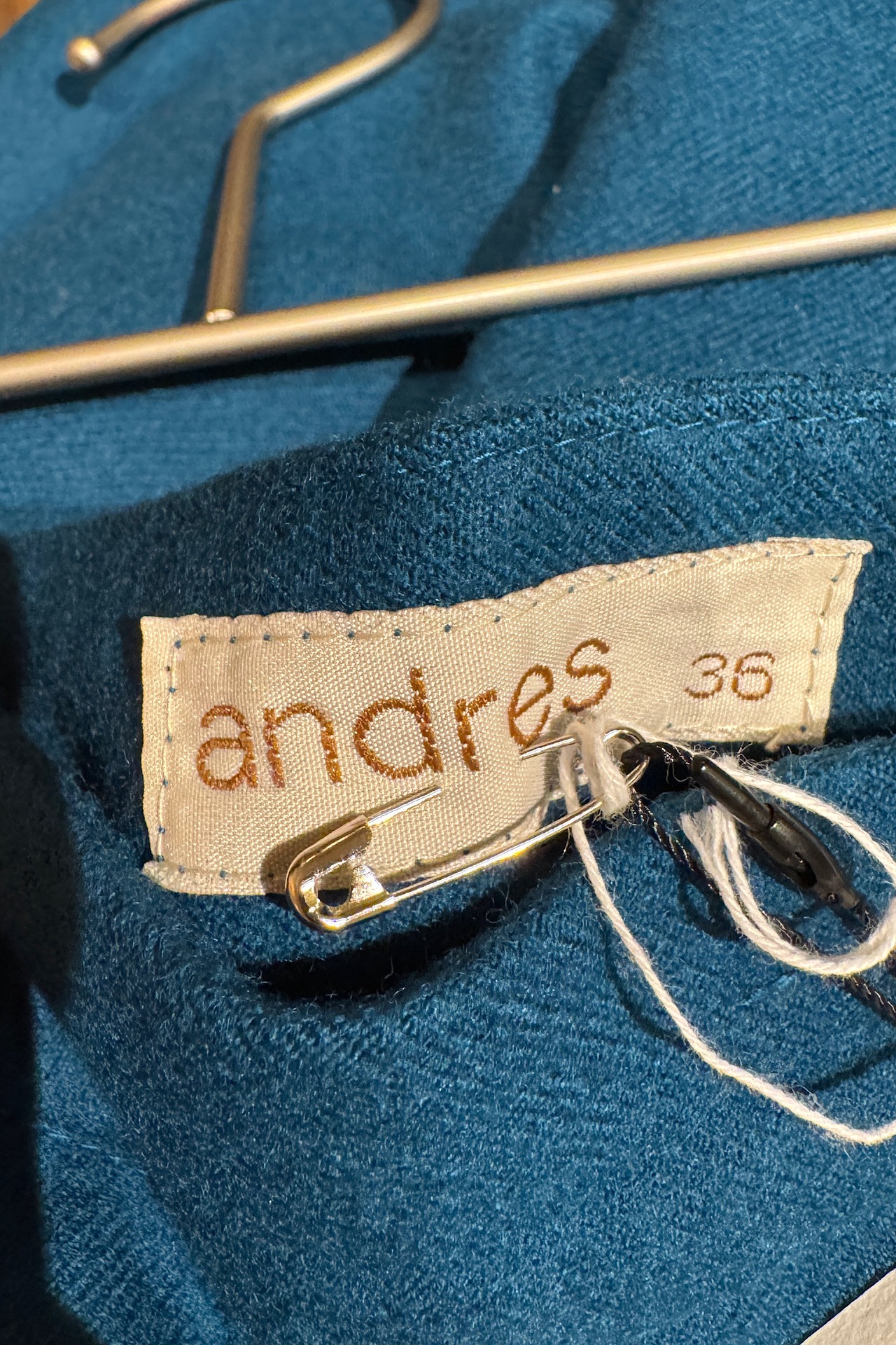 andres ターコイズブルーウールキュロットパンツ