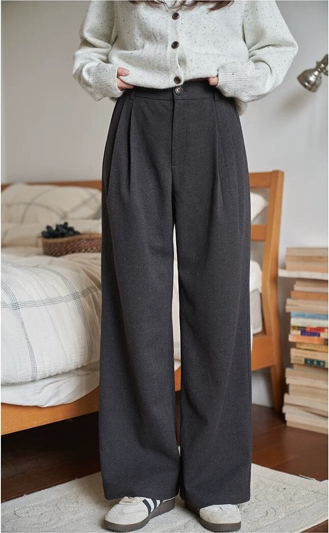 154cm〜 チャコールグレーのタック入りワイドスラックス