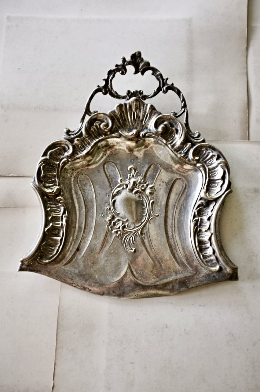 sold france 貝と薔薇とロカイユとロココ的ダストパン＆ブラシセット フランス 平面のグロッタ 貝と薔薇とロカイユとロココ的ダストパン